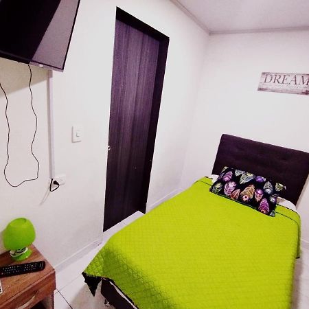 Aloha Hostel ボゴタ エクステリア 写真
